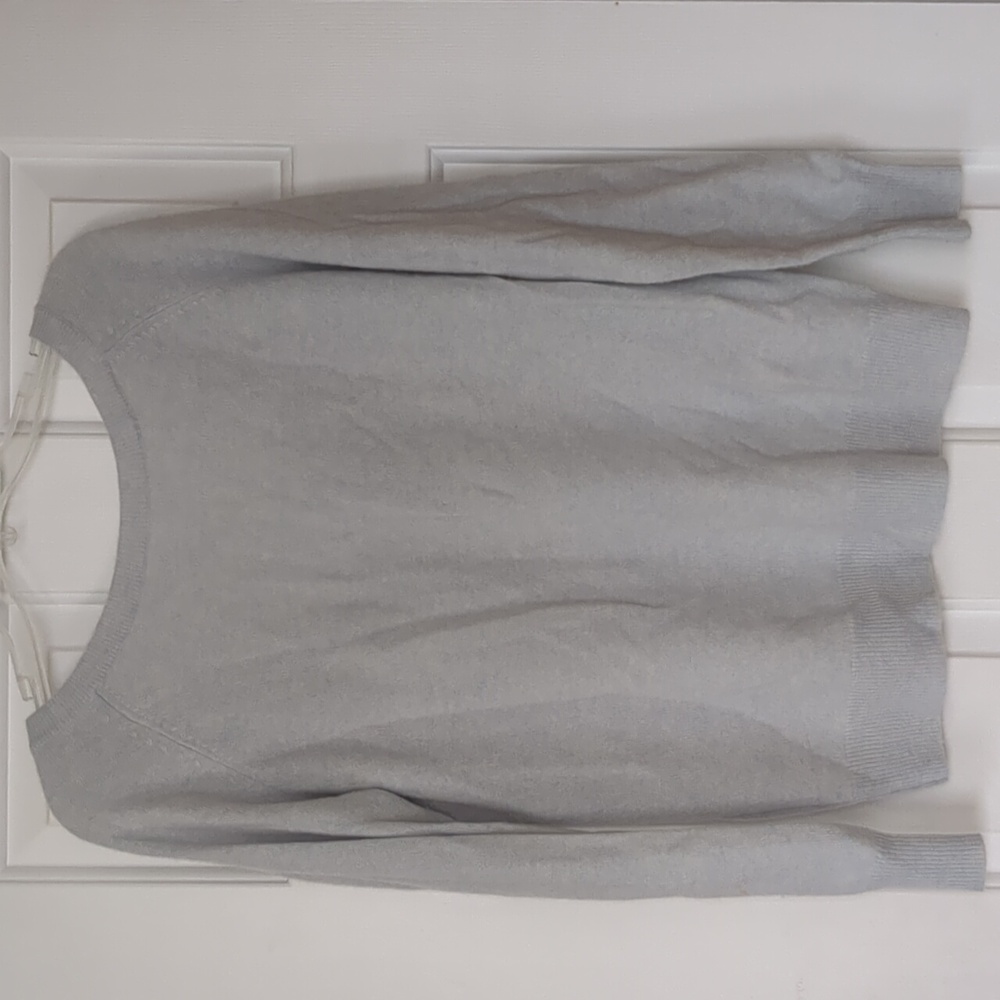 360 Cashmere Women's V-Neck Sweater in light blue